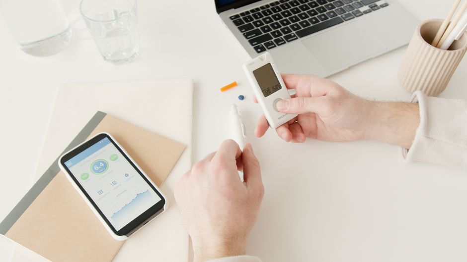 wearable glucose monitor