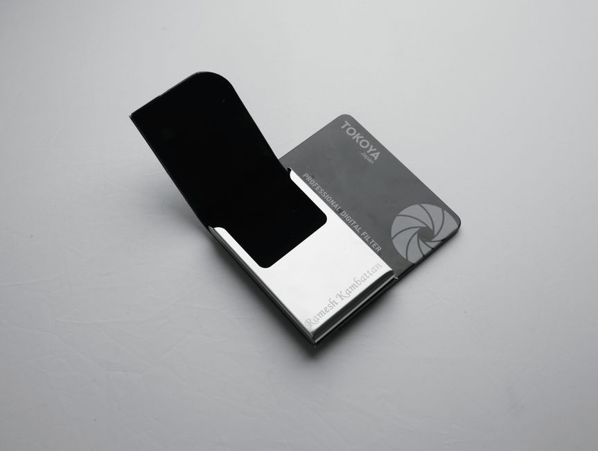 automatic-business-card-case